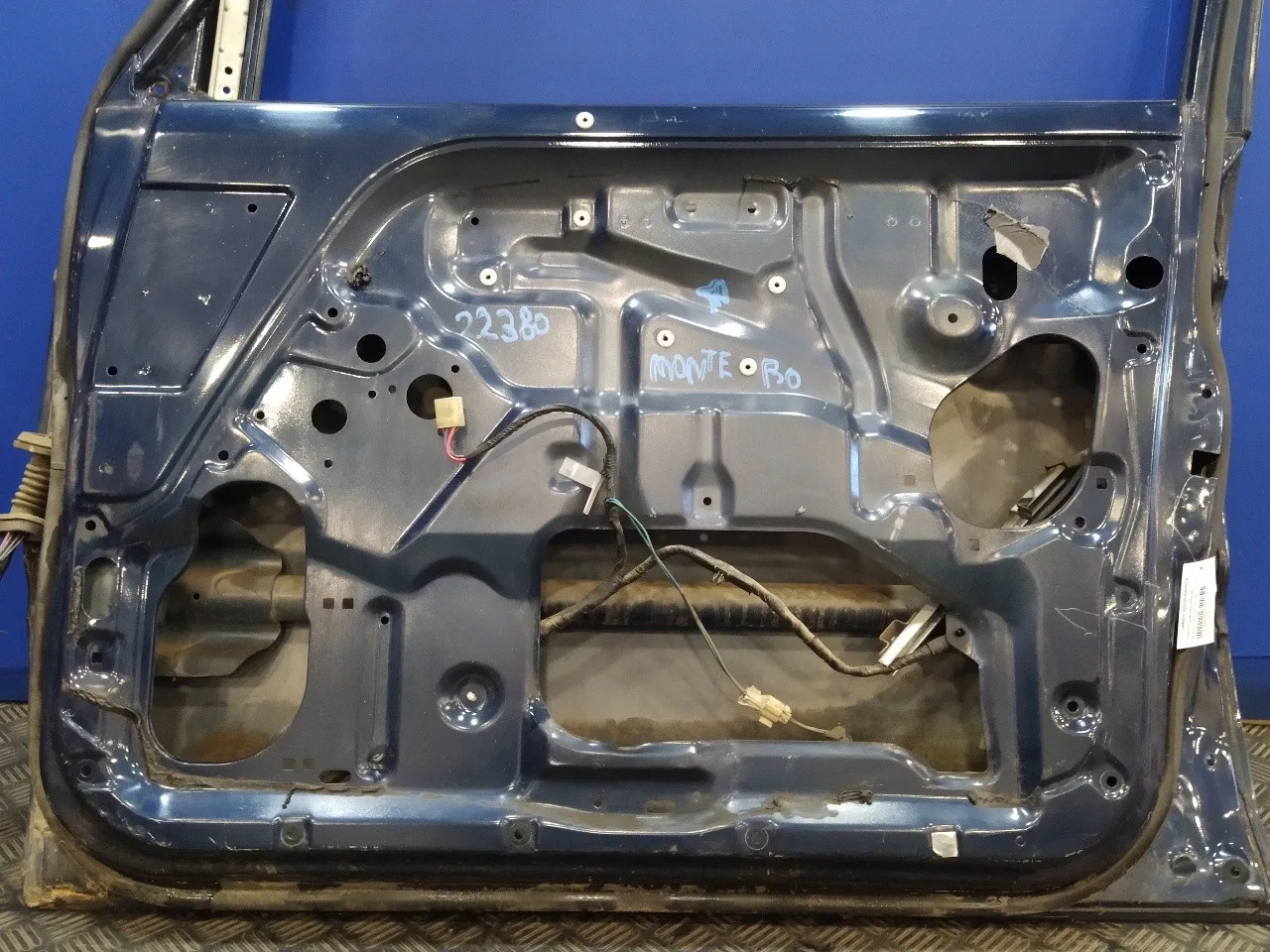 Puerta Delantera Derecha para Mitsubishi Montero (V20/V40)