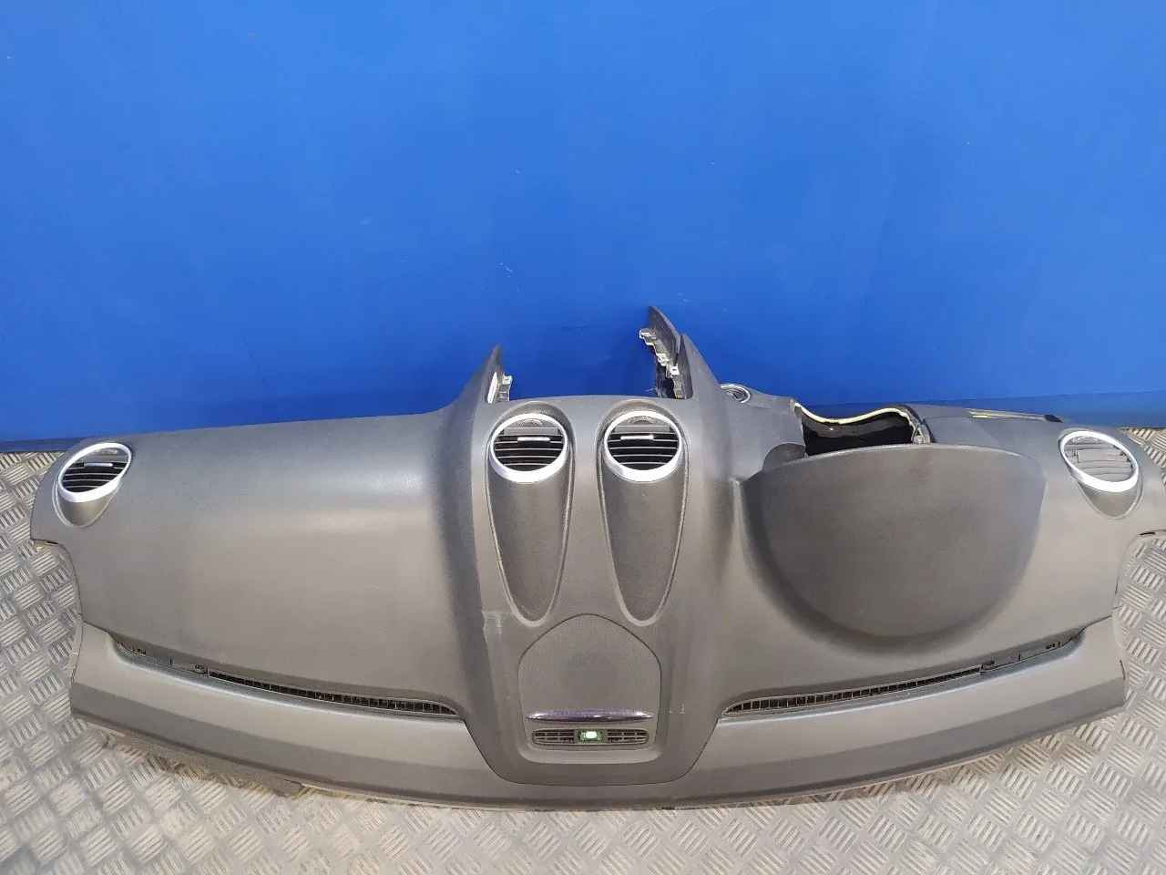 Salpicadero para Mercedes-Benz Clase M (W164)
