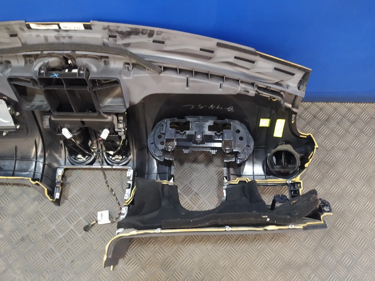 Salpicadero para Mercedes-Benz Clase M (W164)