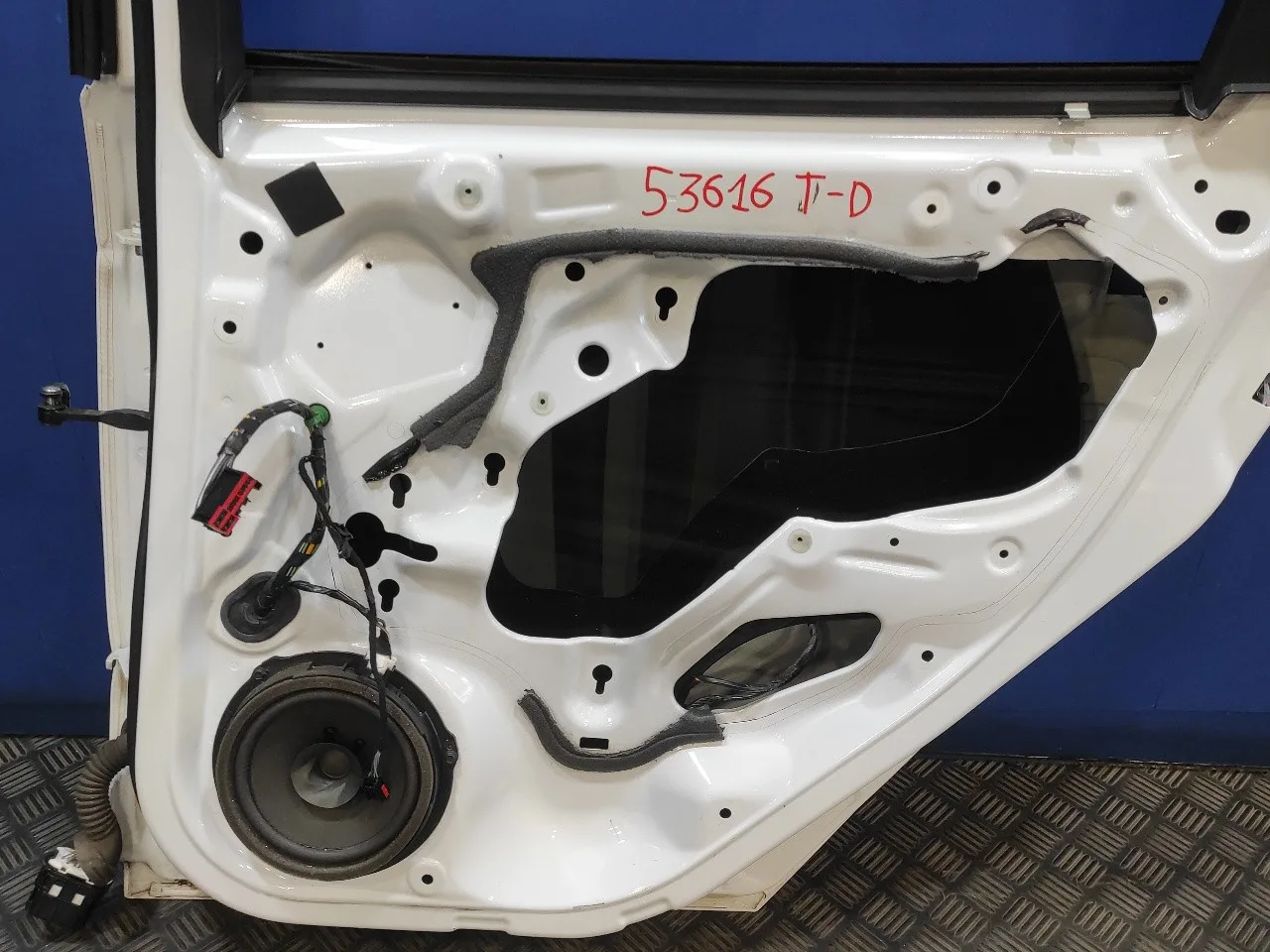 Puerta Trasera Derecha para Ford Focus Turn.