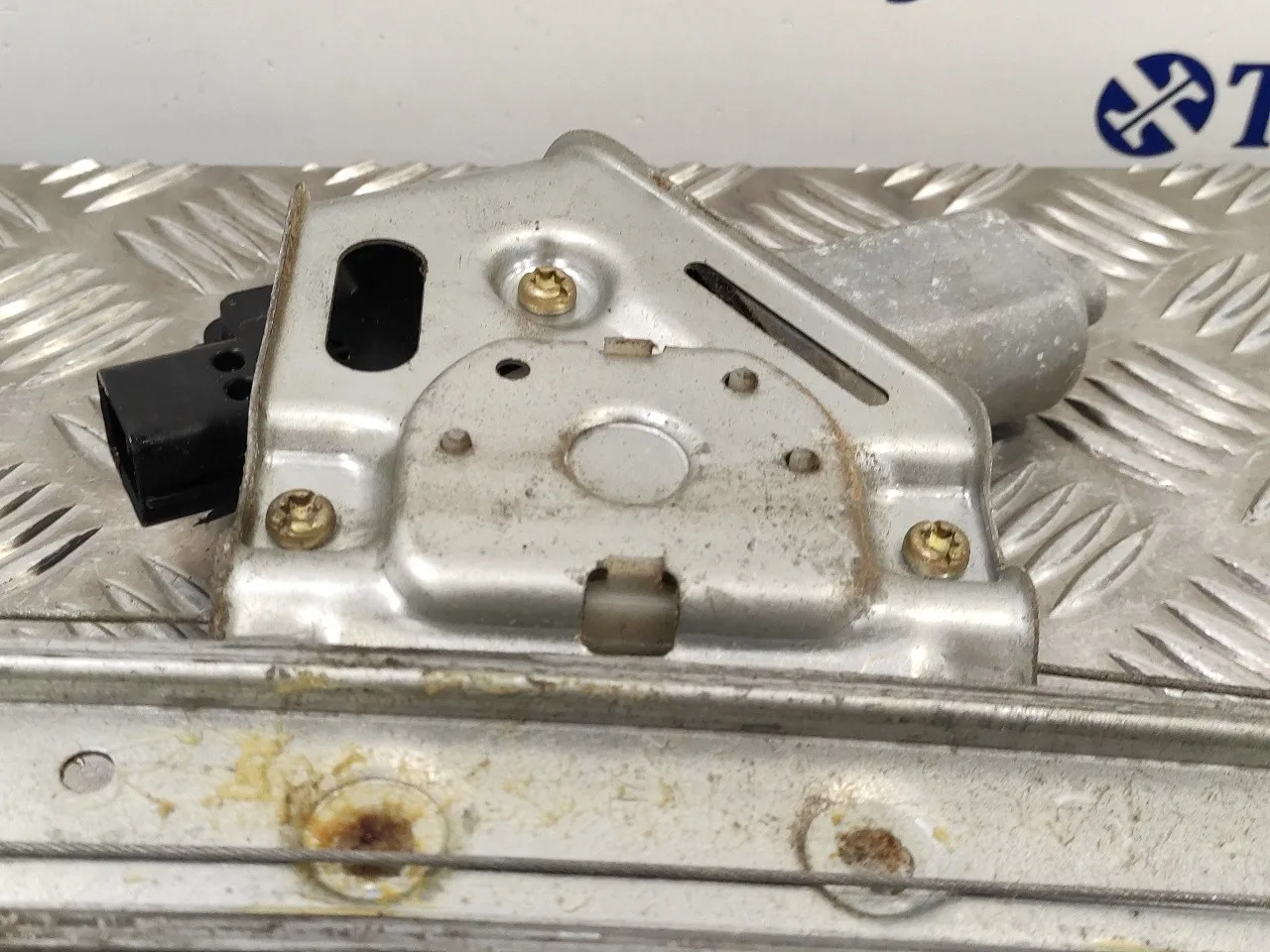 Elevalunas Trasero Izquierdo para Mitsubishi Montero (V60/V70)