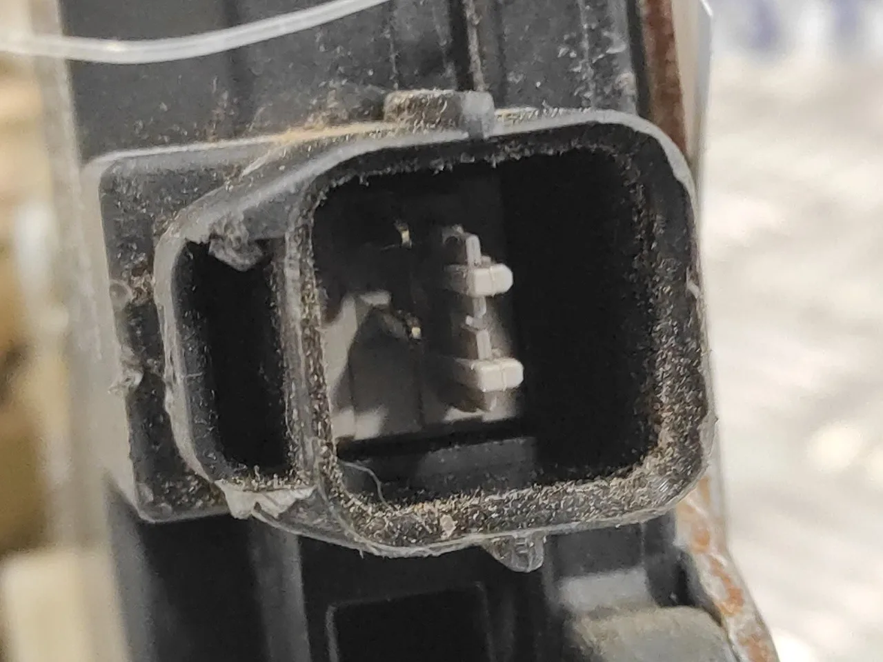 Cerradura Puerta Trasera Izquierda para Mitsubishi Montero (V60/V70)
