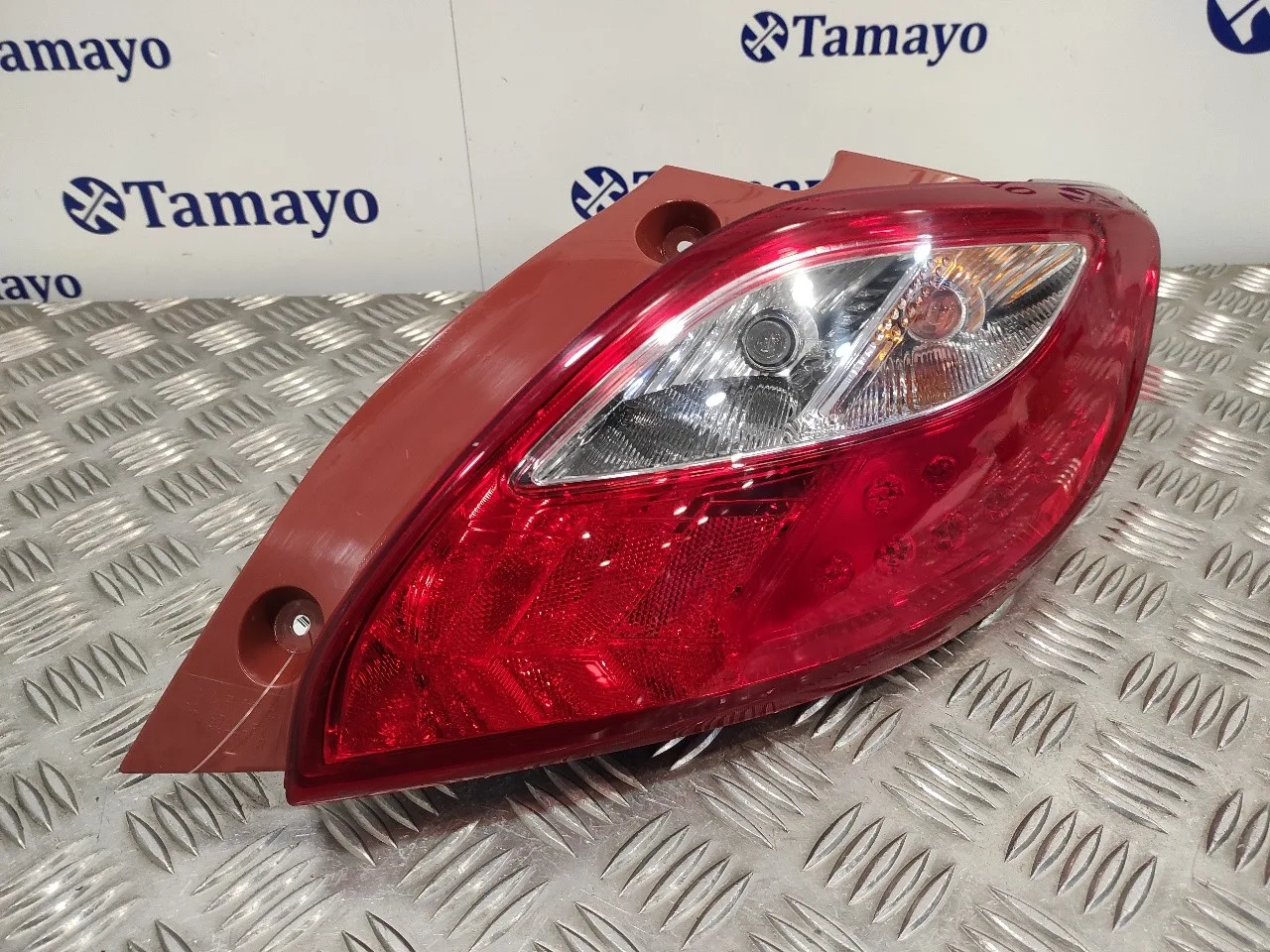 Piloto Trasero Derecho para Mazda 2 Lim. (De)