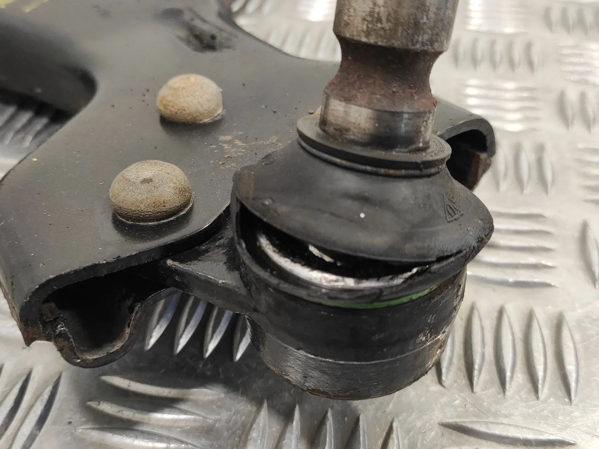 Brazo Suspension Inferior Delantero Derecho para Mercedes-Benz Viano (W639)