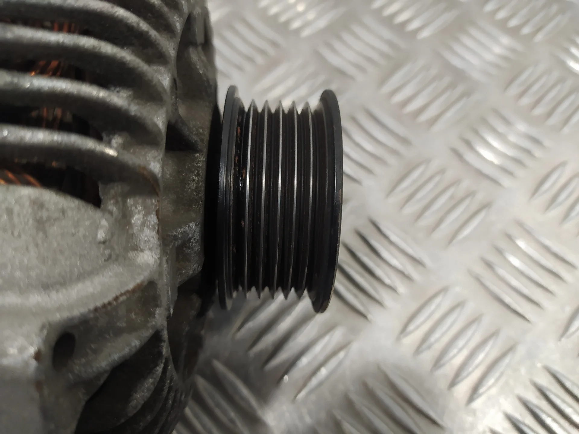 Alternador para Renault Laguna (B56)