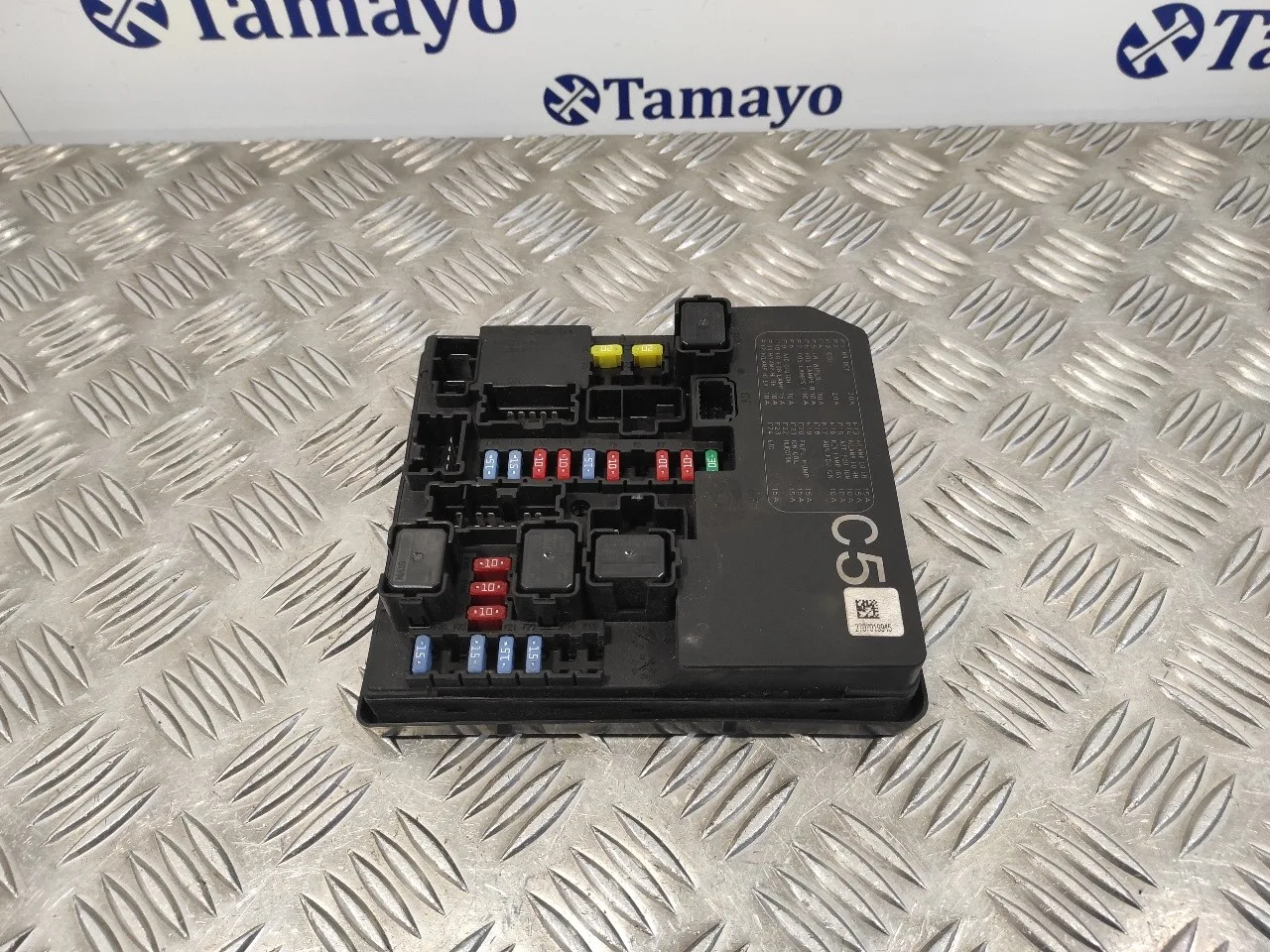 Caja Reles / Fusibles para Nissan Juke (F15)