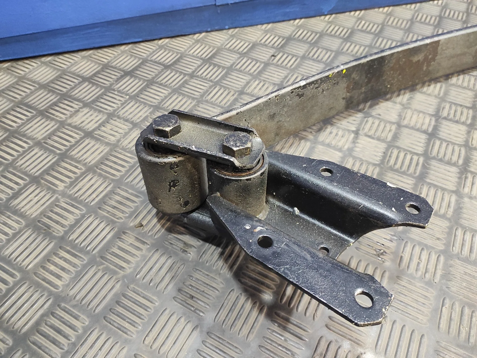 Ballesta Delantera para Nissan Cabstar Tl35