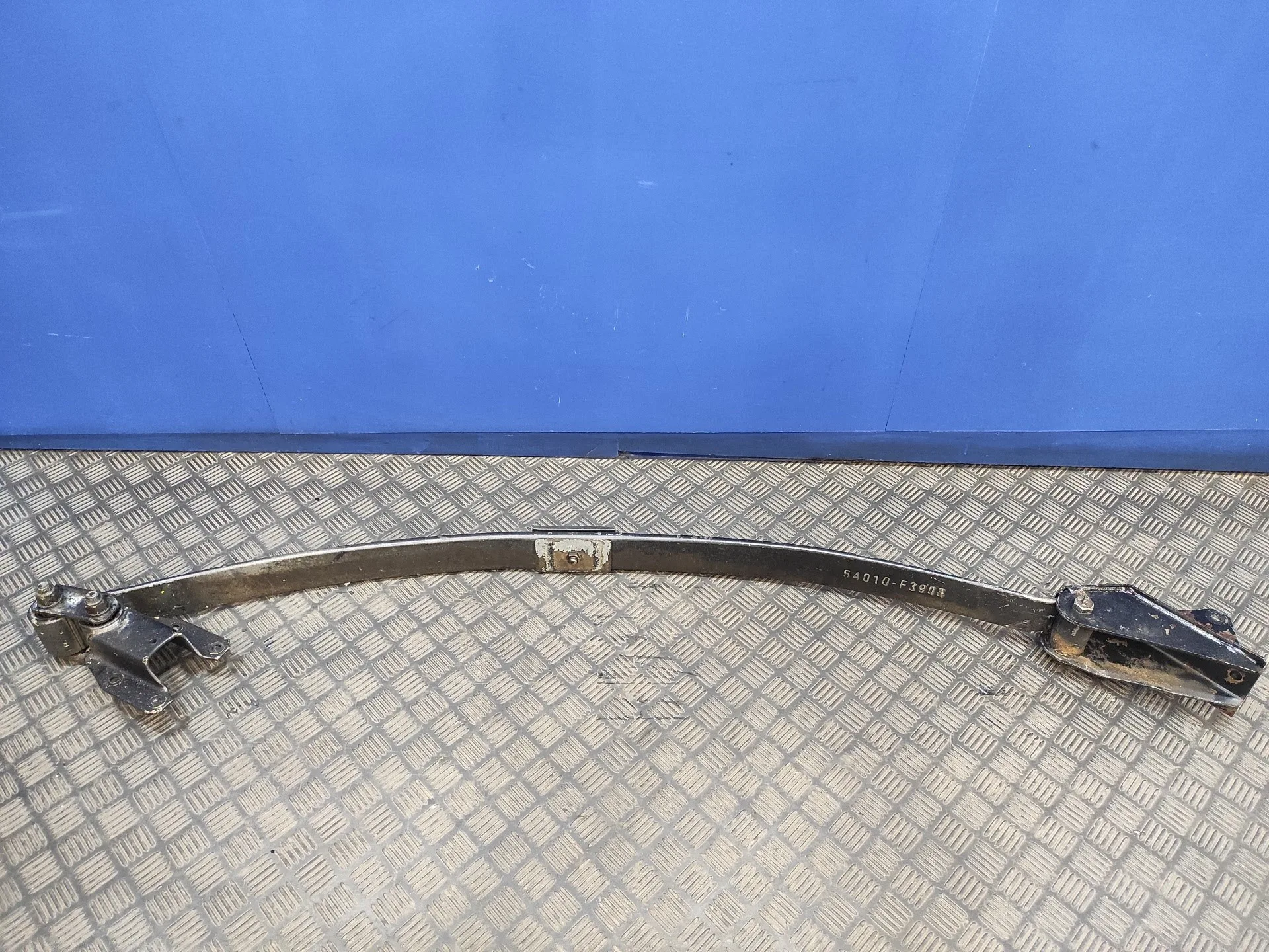 Ballesta Delantera para Nissan Cabstar Tl35