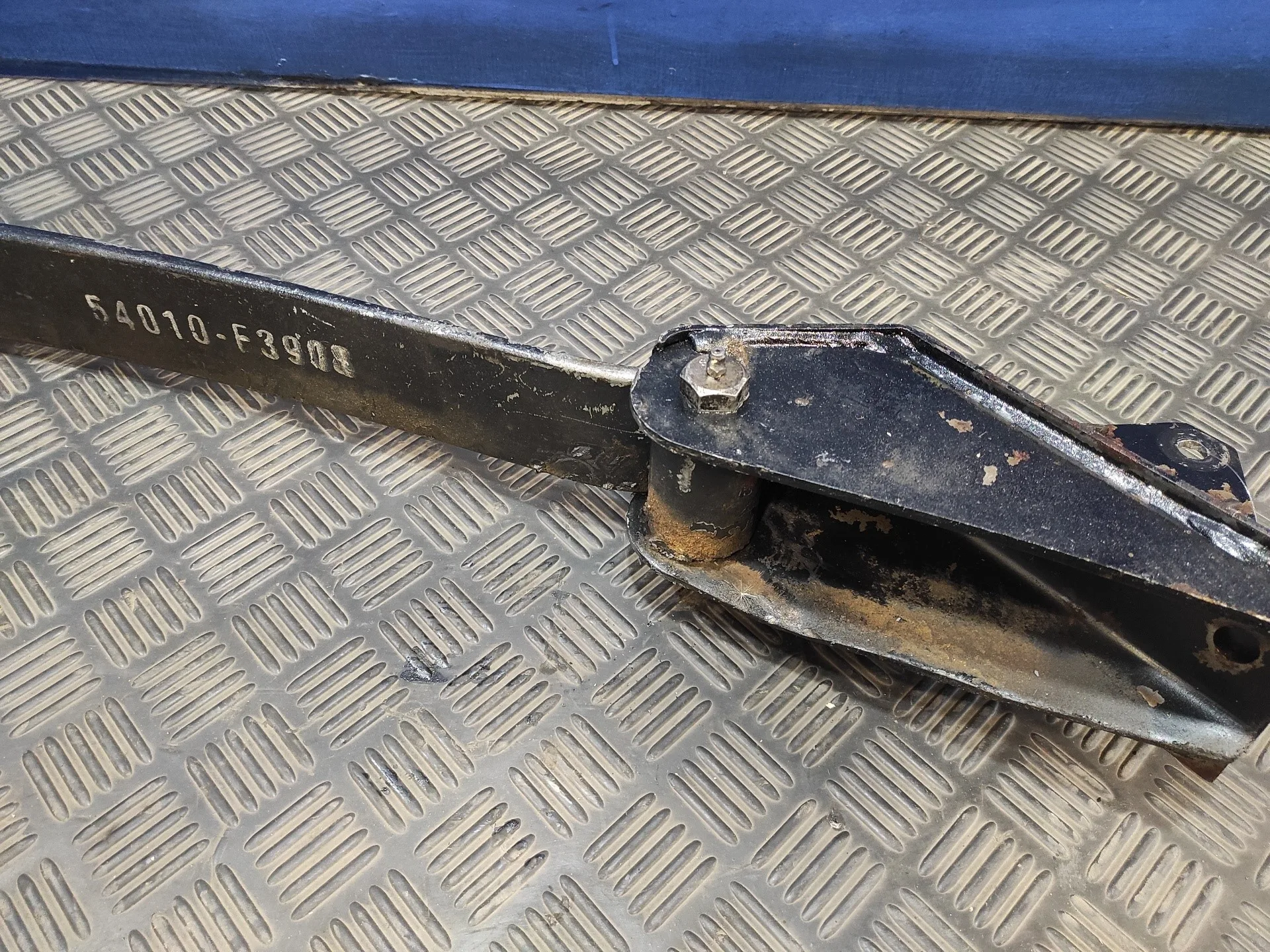 Ballesta Delantera para Nissan Cabstar Tl35