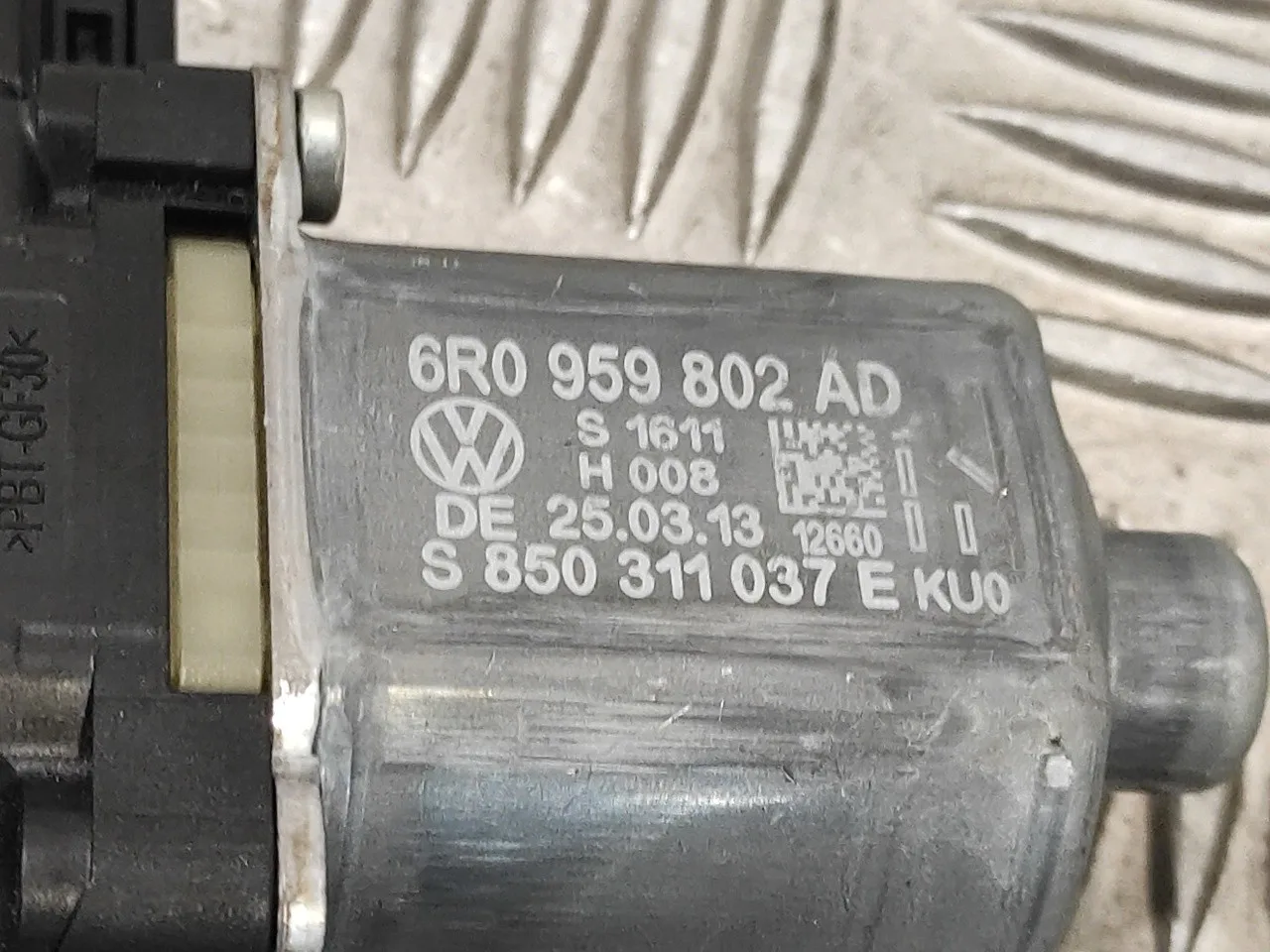 Elevalunas Delantero Derecho para Volkswagen Polo (6R1)