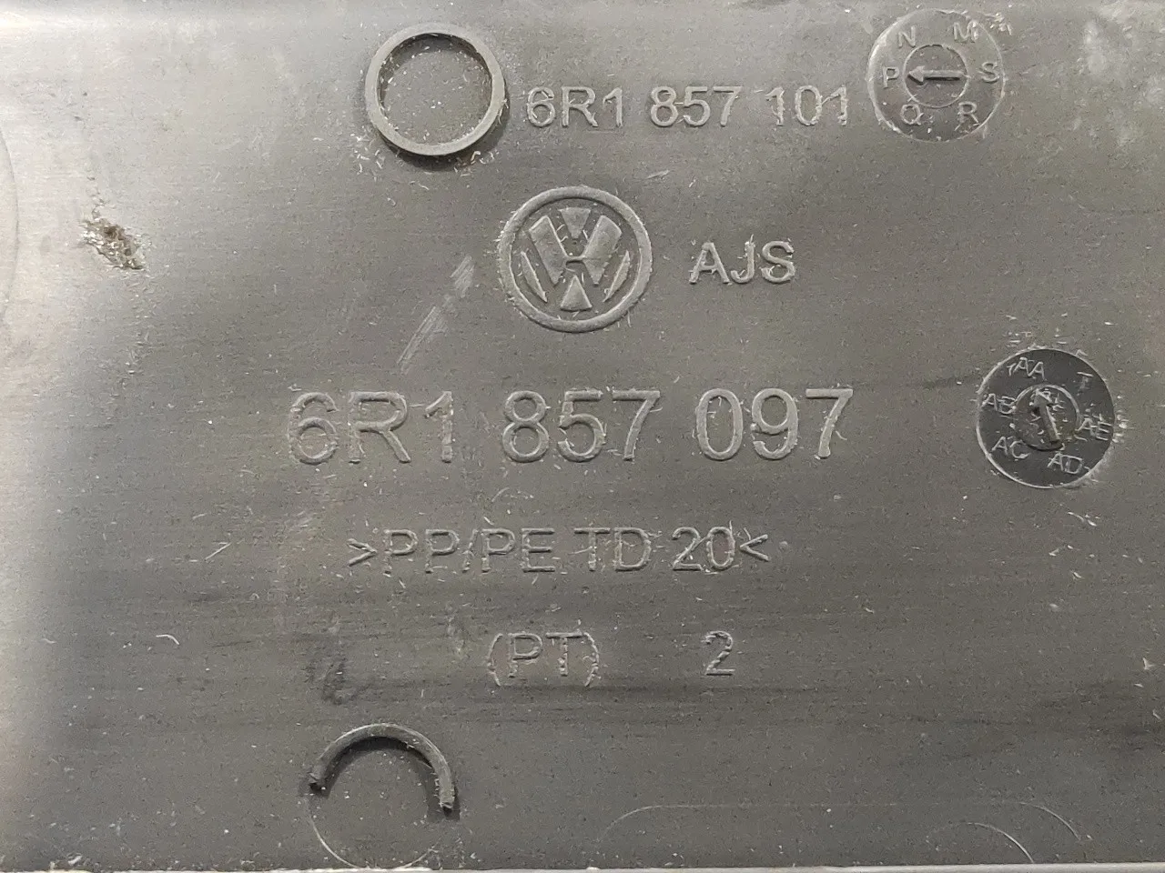 Guantera para Volkswagen Polo (6R1)