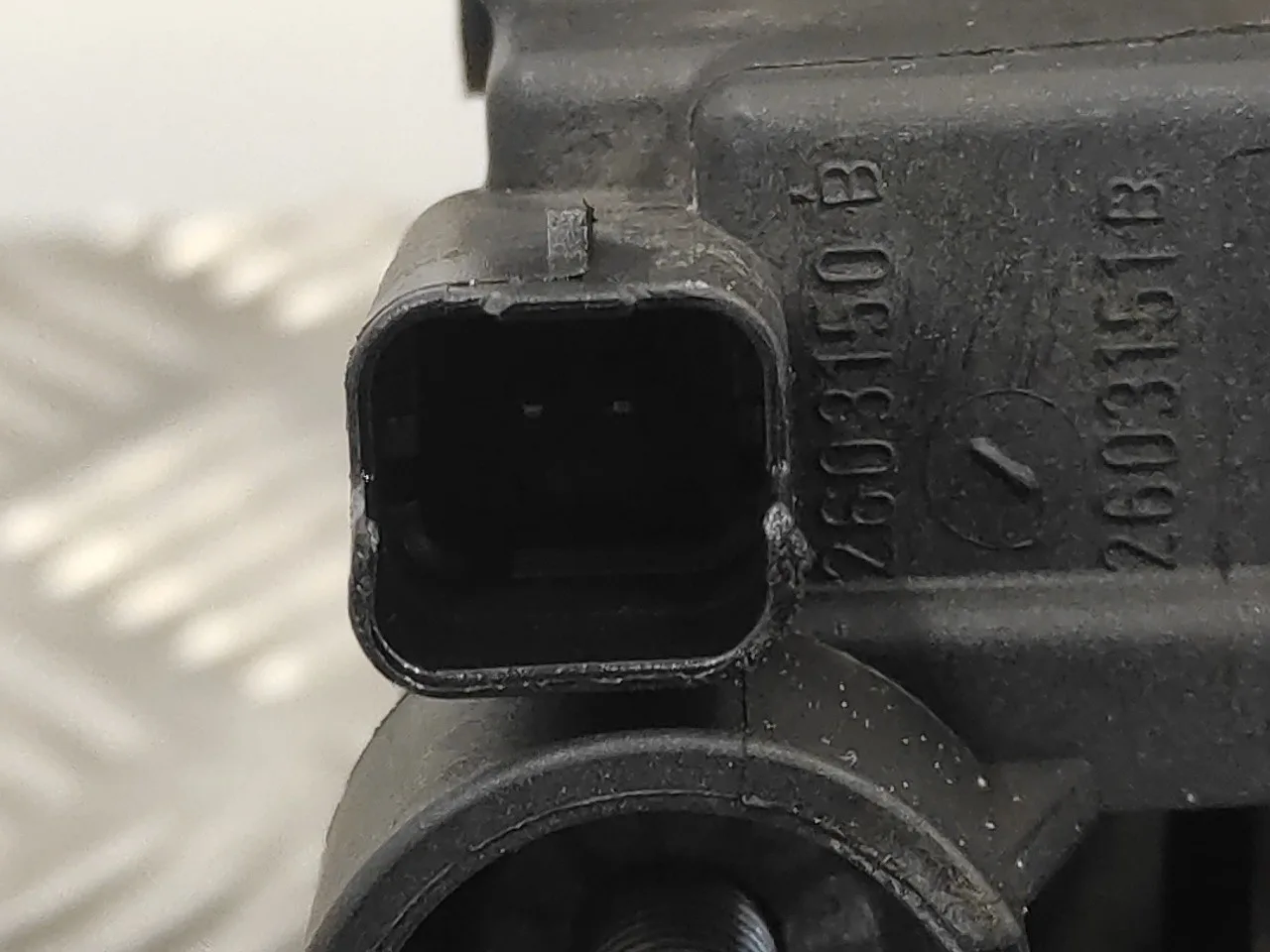 Alternador para Toyota Aygo (Kgb/Wnb)
