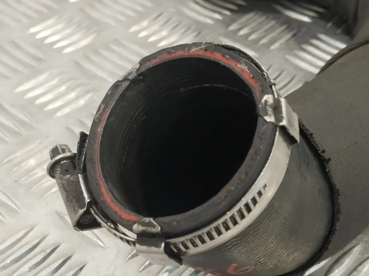 Tubo para Audi A6 Avant (4G5)