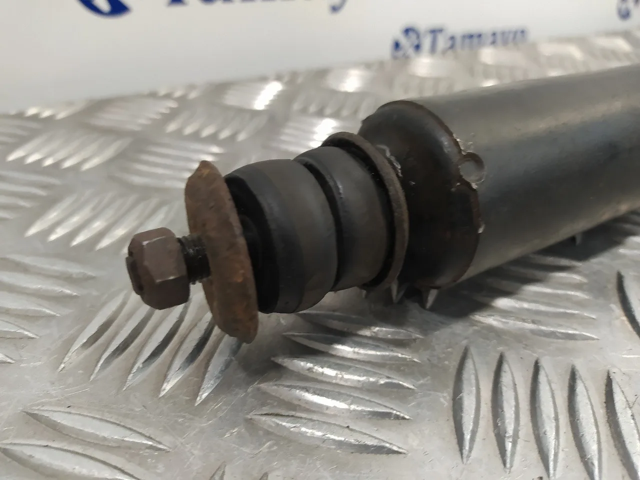 Amortiguador Delantero Derecho para Nissan Pick-Up (D22)