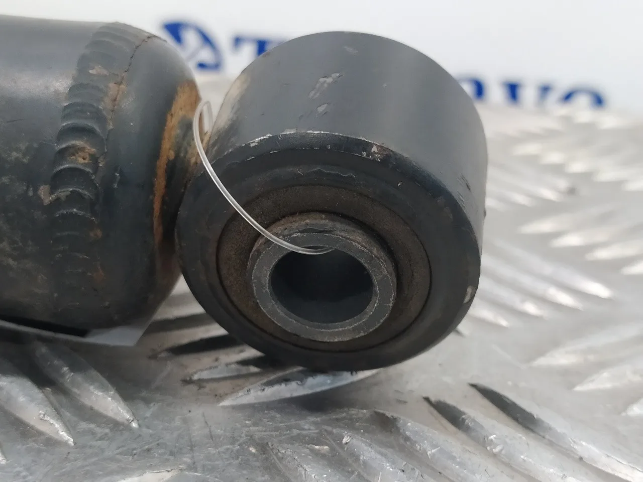 Amortiguador Delantero Derecho para Nissan Pick-Up (D22)