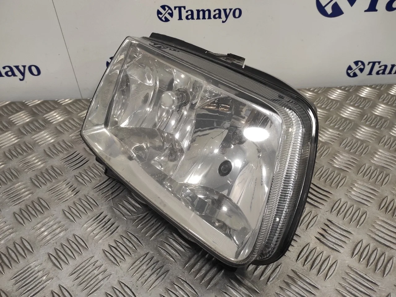 Faro Derecho para Volkswagen Polo Berlina (6N2)