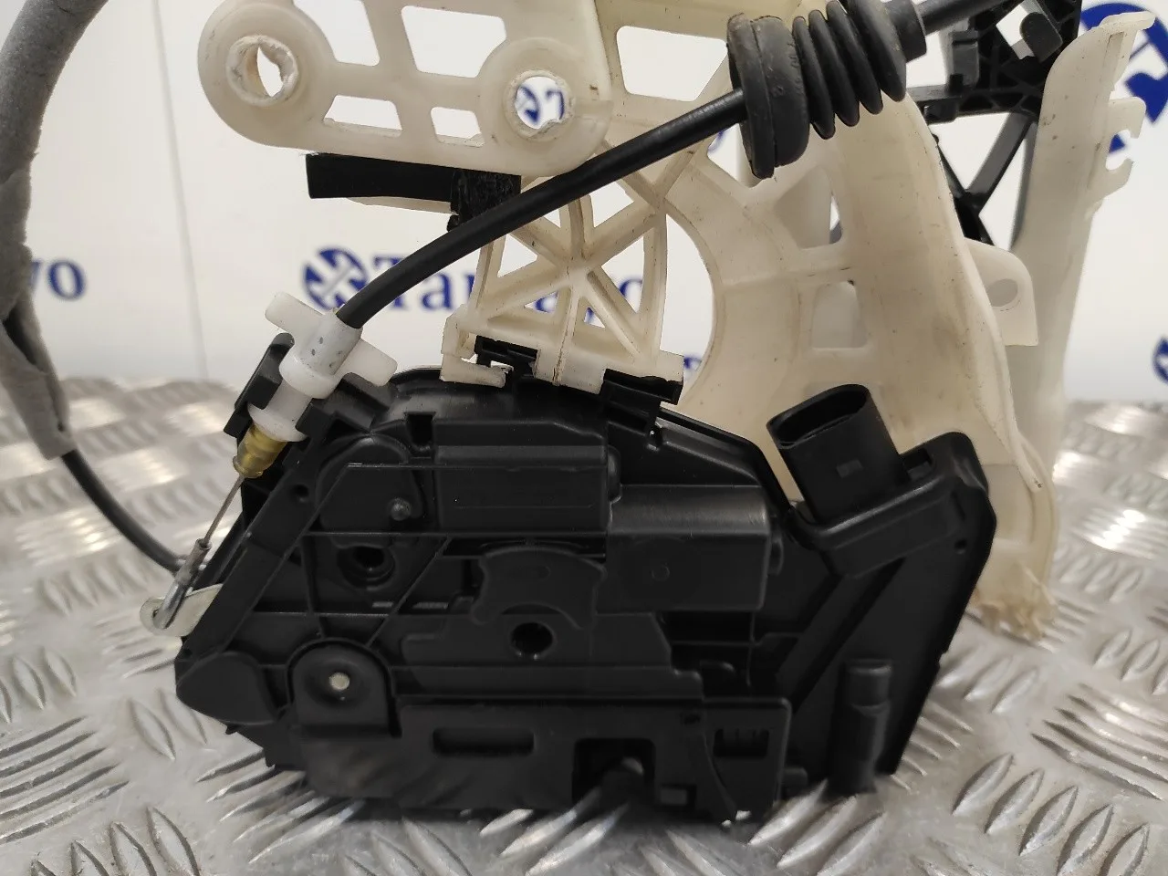 Cerradura Puerta Delantera Derecha para Volkswagen Tiguan (5N1)