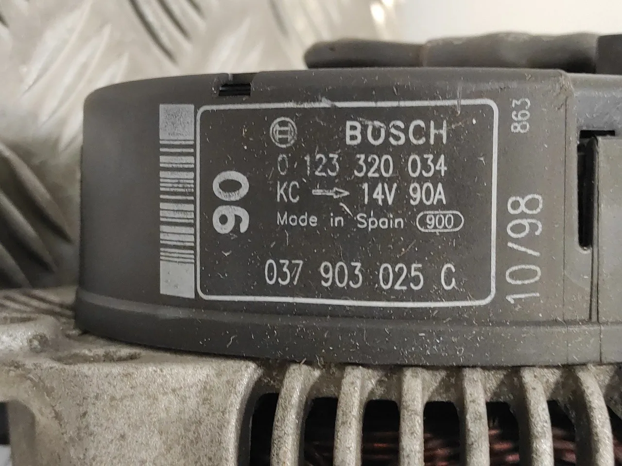Alternador para Audi A3 (8L)