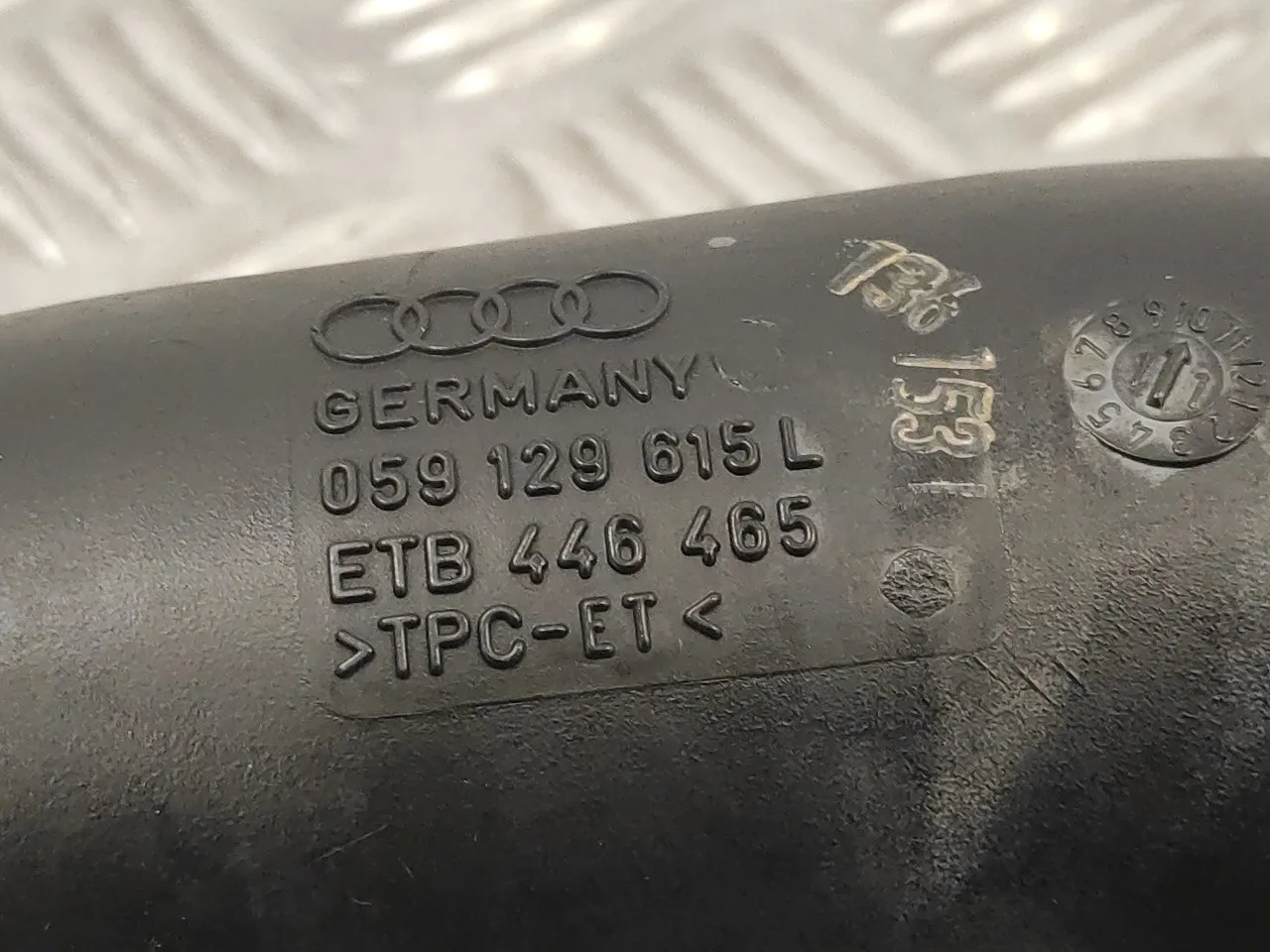 Tubo para Audi A6 Avant (4G5)