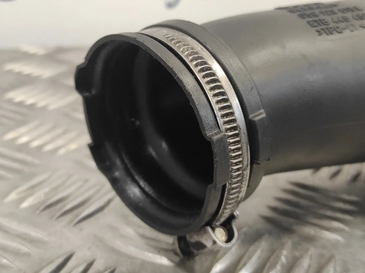 Tubo para Audi A6 Avant (4G5)
