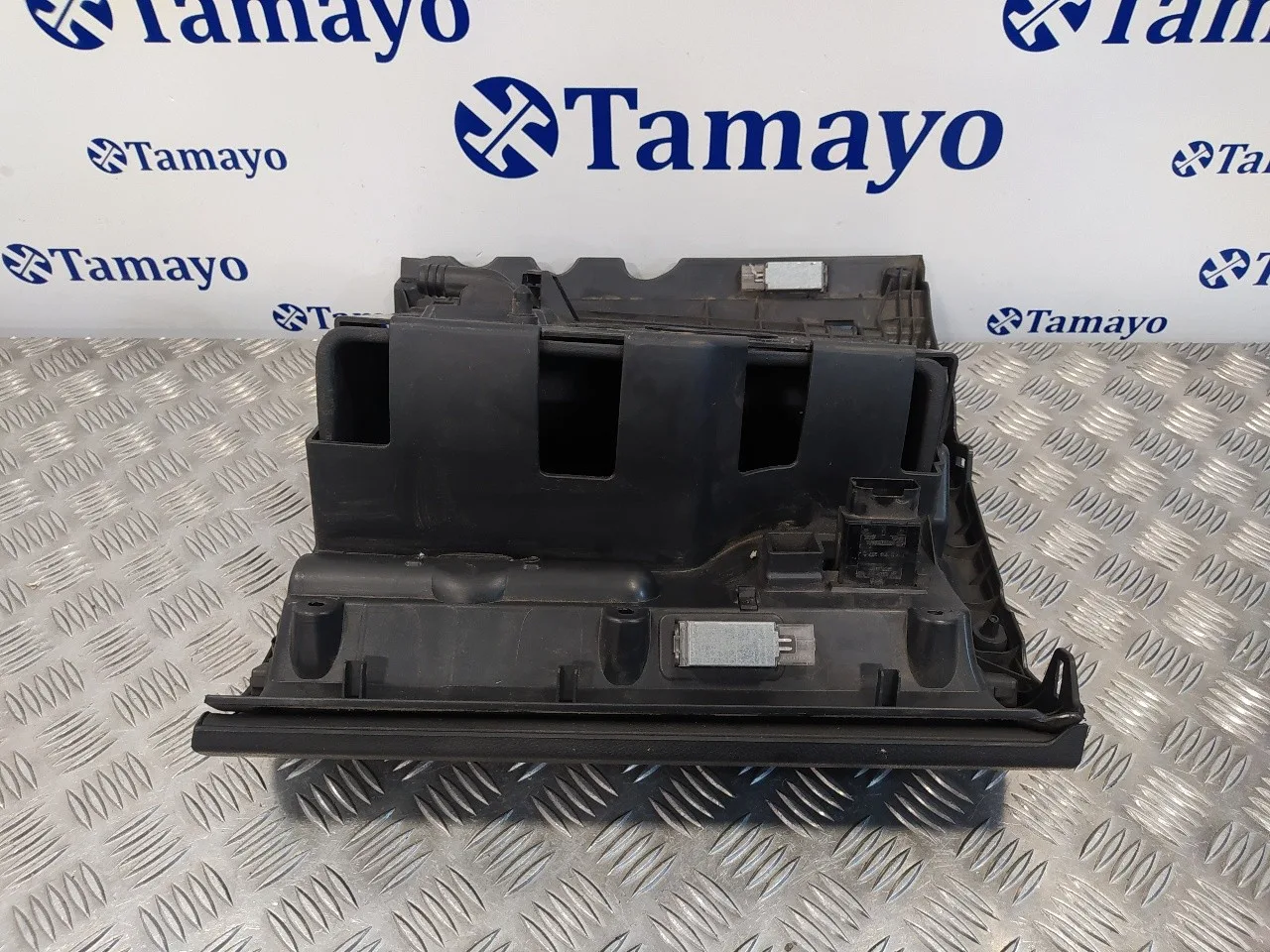 Guantera para Volkswagen Tiguan (5N1)