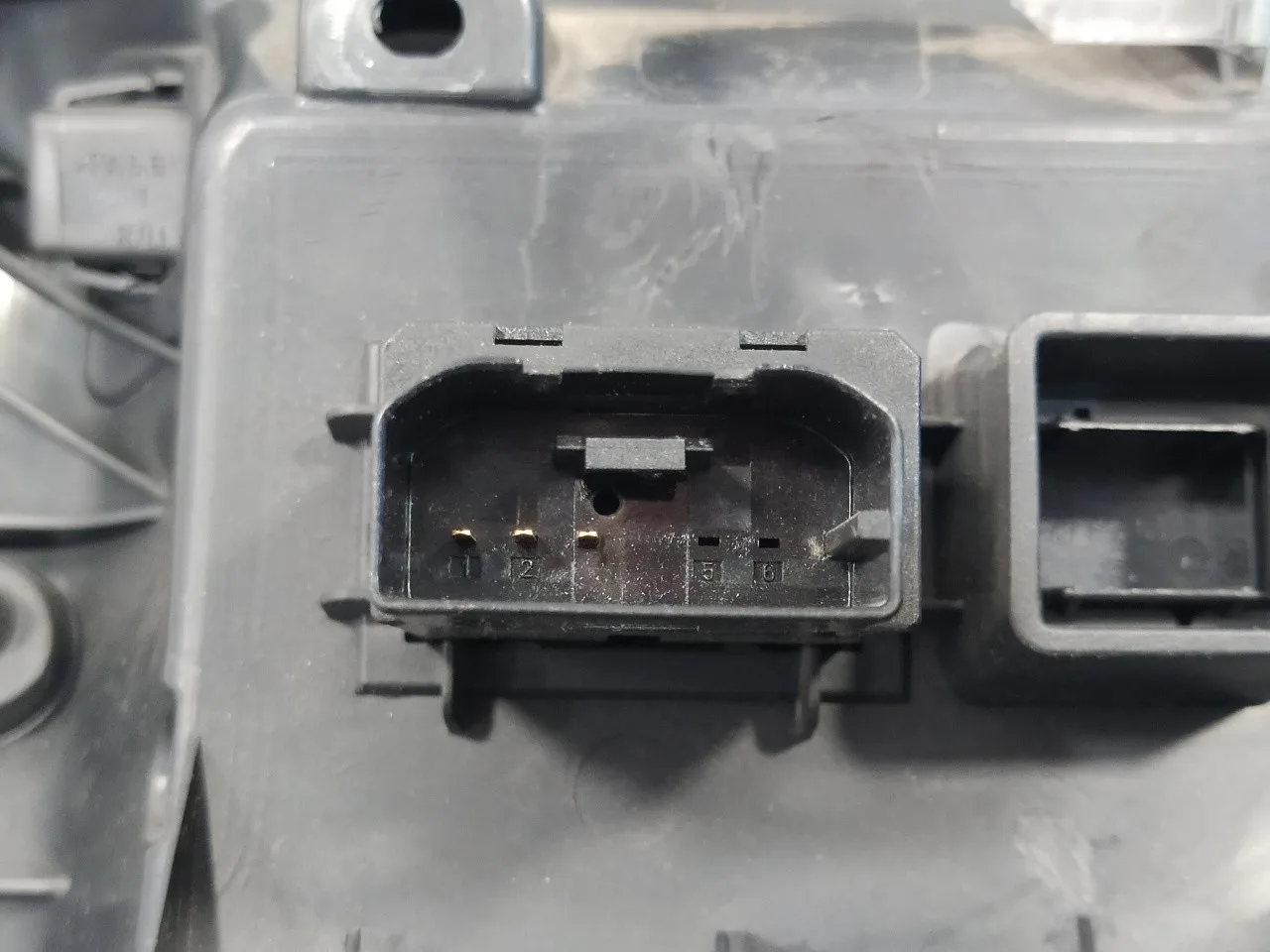 Guantera para Volkswagen Tiguan (5N1)