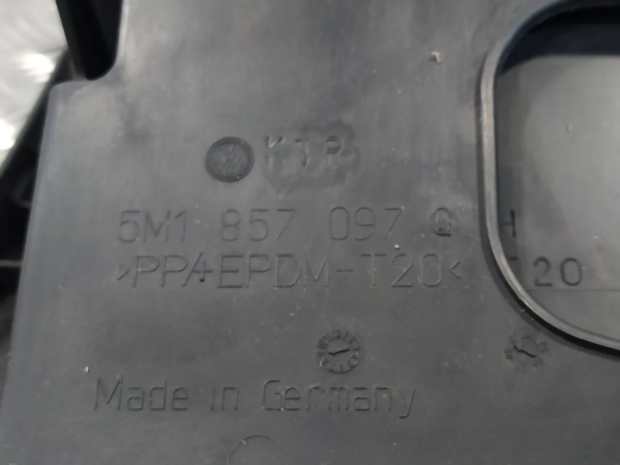 Guantera para Volkswagen Tiguan (5N1)