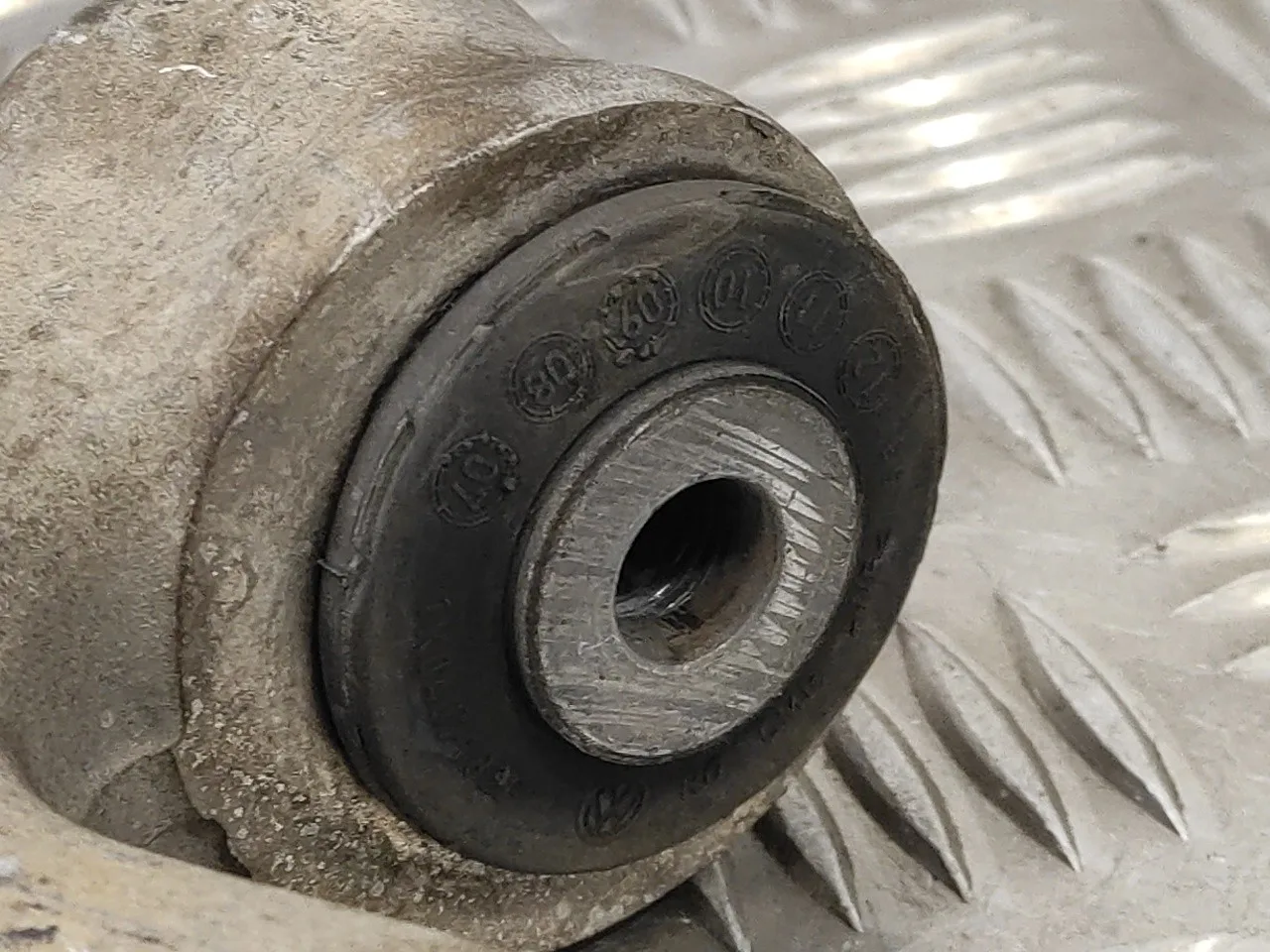 Brazo Suspension Inferior Delantero Derecho para Volkswagen Tiguan (5N1)