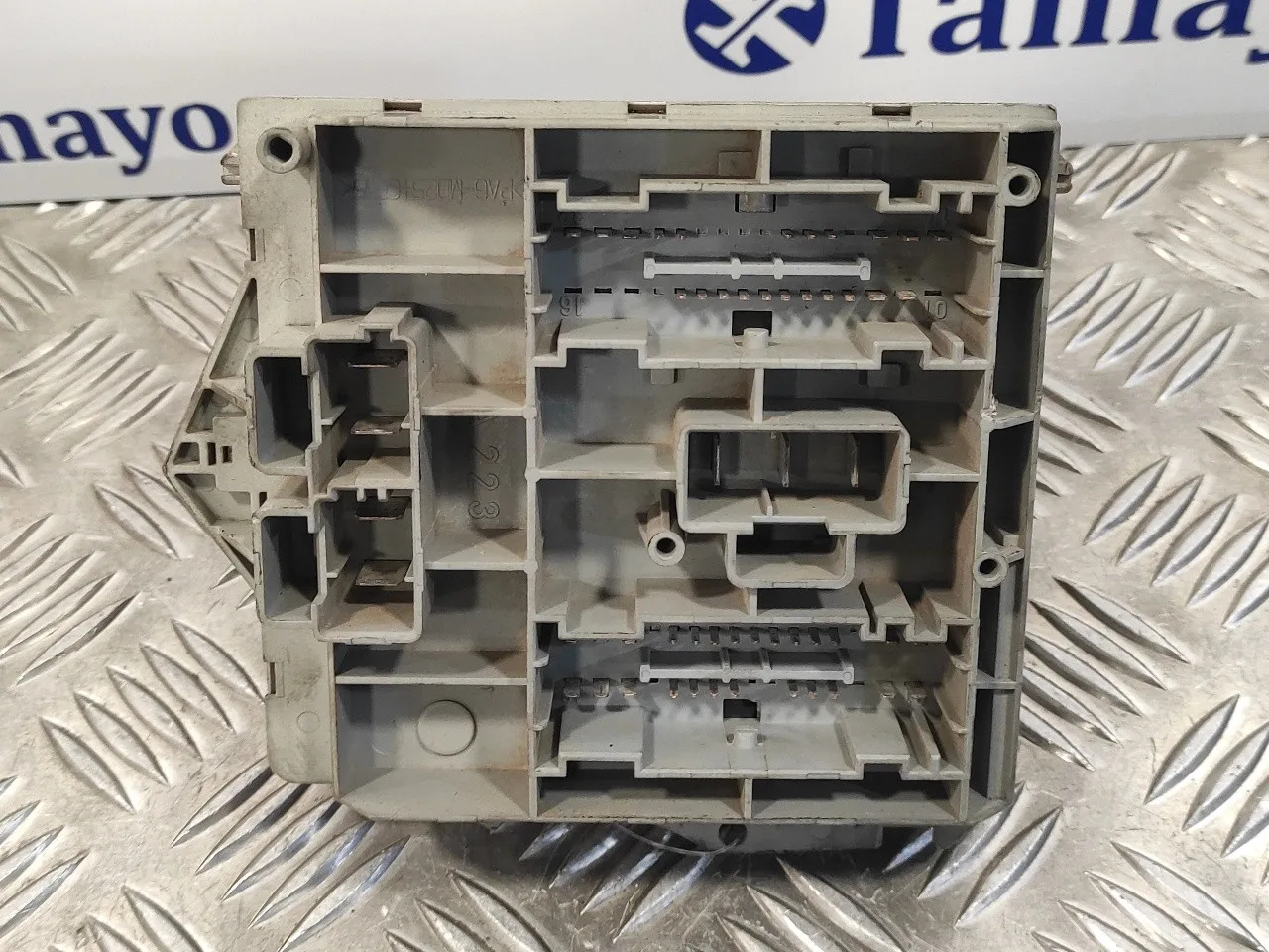 Caja Reles / Fusibles para Alfa Romeo Gt (125)