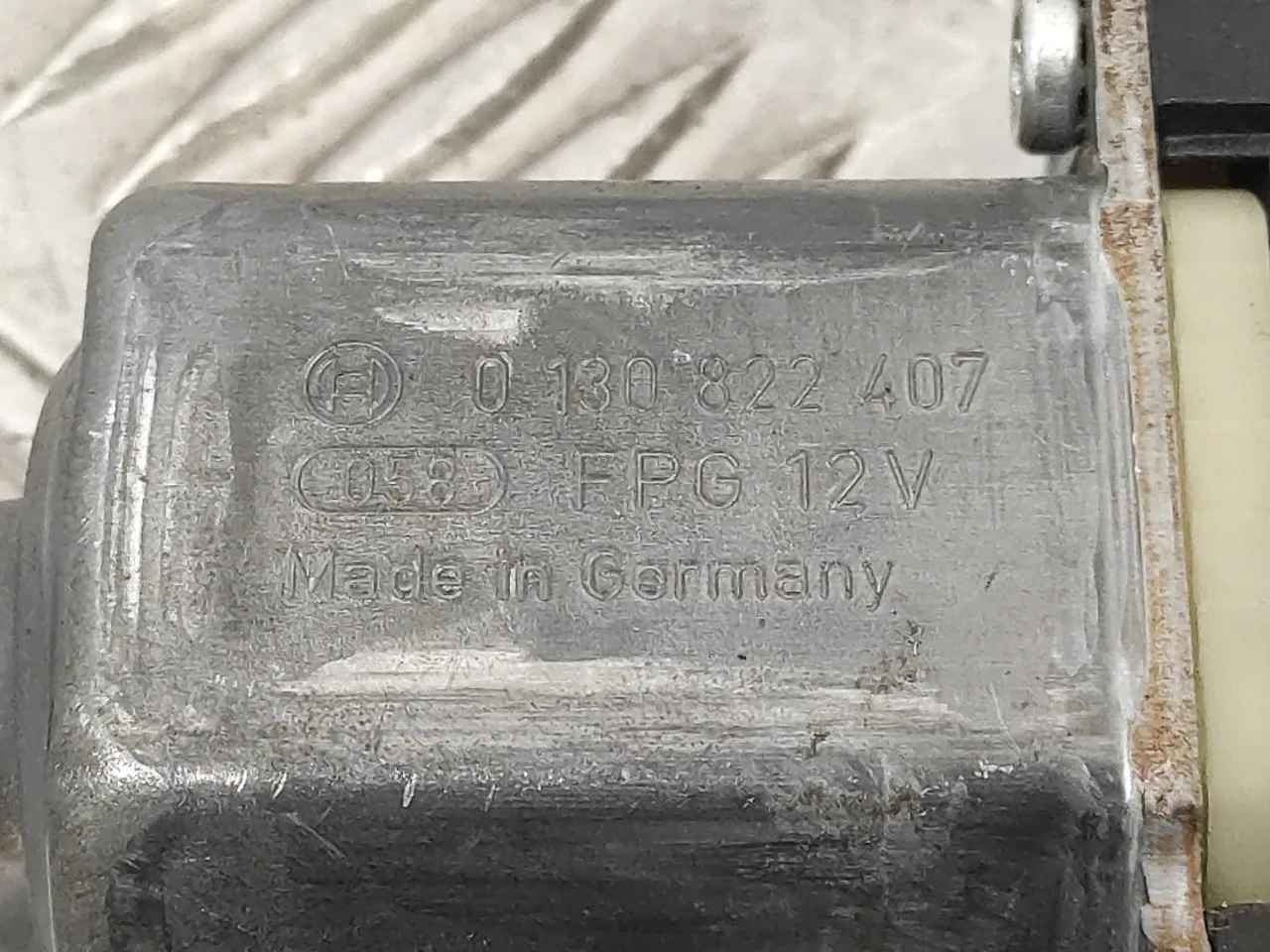 Motor Elevalunas Delantero Derecho para Ford Fiesta (Cb1)
