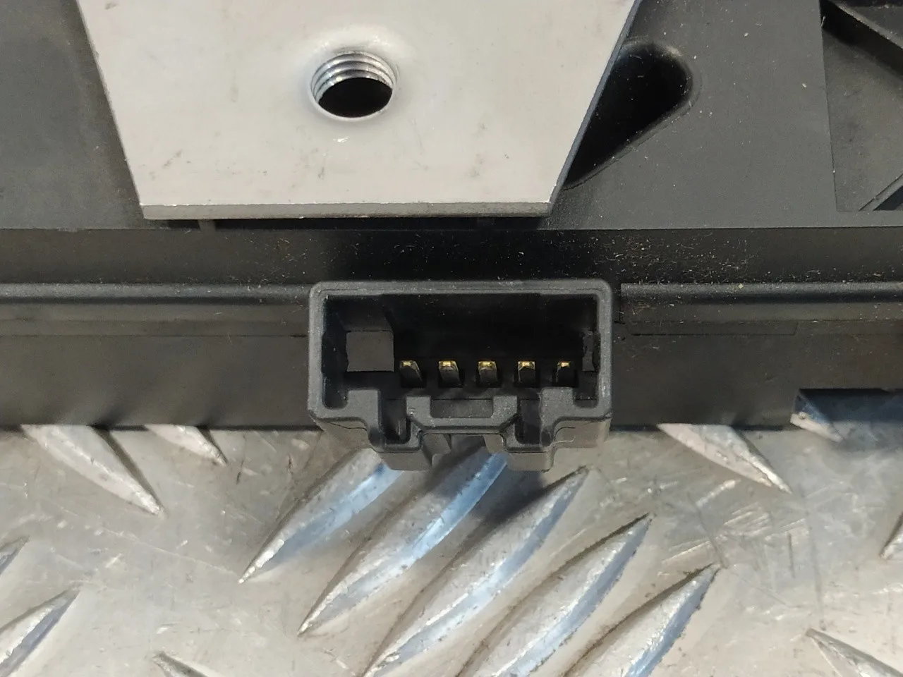 Cerradura Maletero / Porton para Ford Focus Berlina (Cap)
