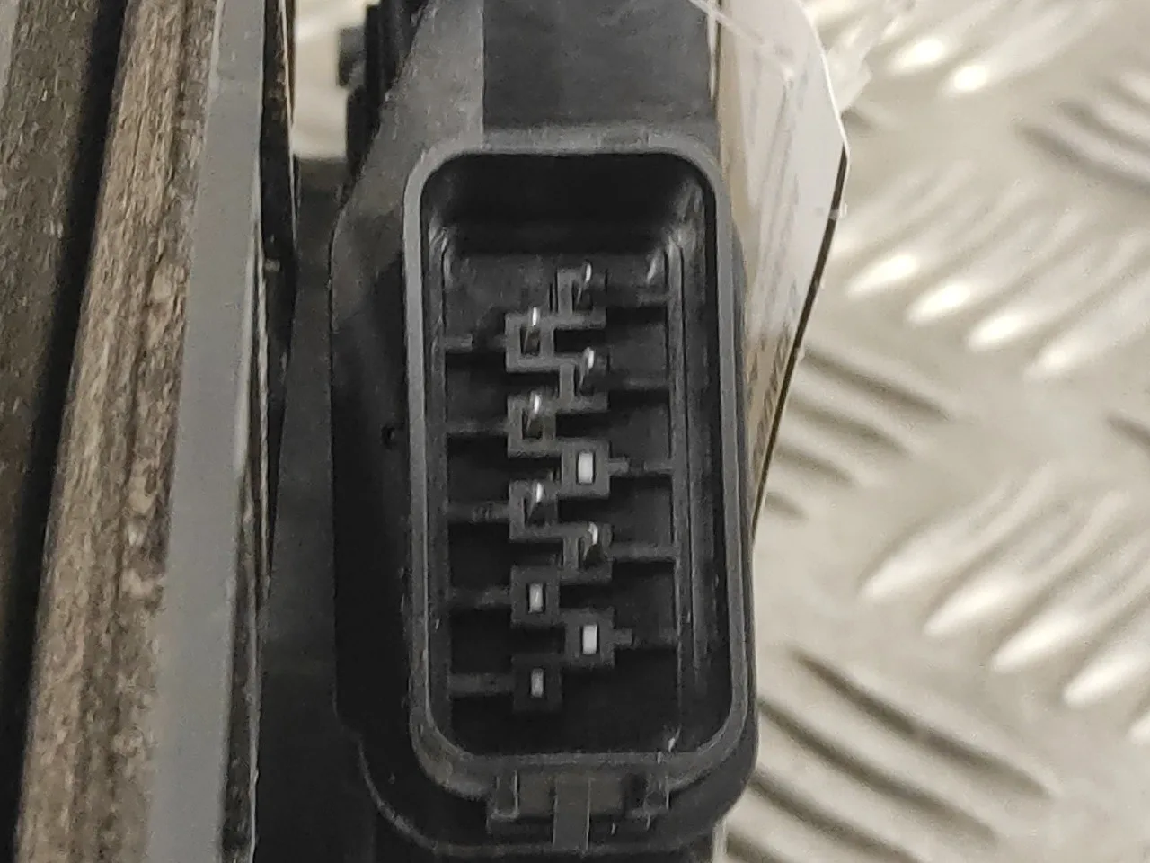 Cerradura Puerta Trasera Derecha para Ford Focus Berlina (Cap)