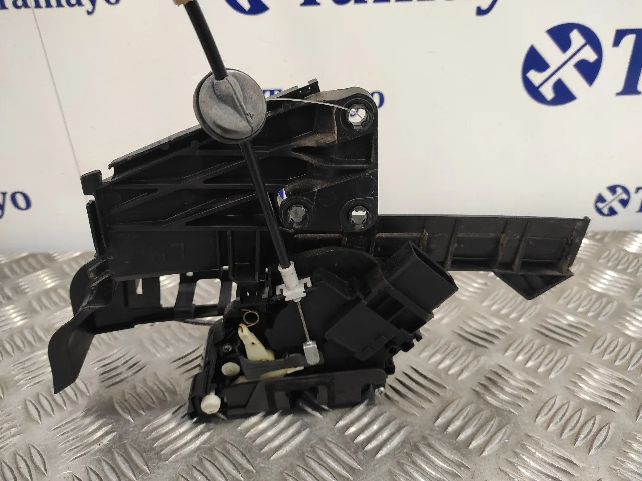 Cerradura Puerta Trasera Izquierda para Ford Focus Berlina (Cap)