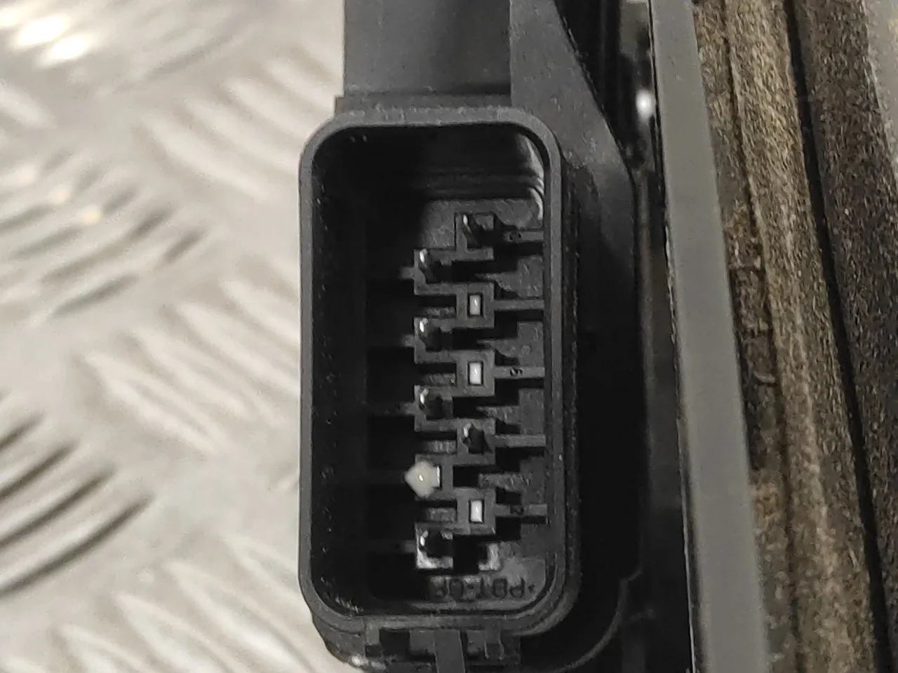 Cerradura Puerta Trasera Izquierda para Ford Focus Berlina (Cap)