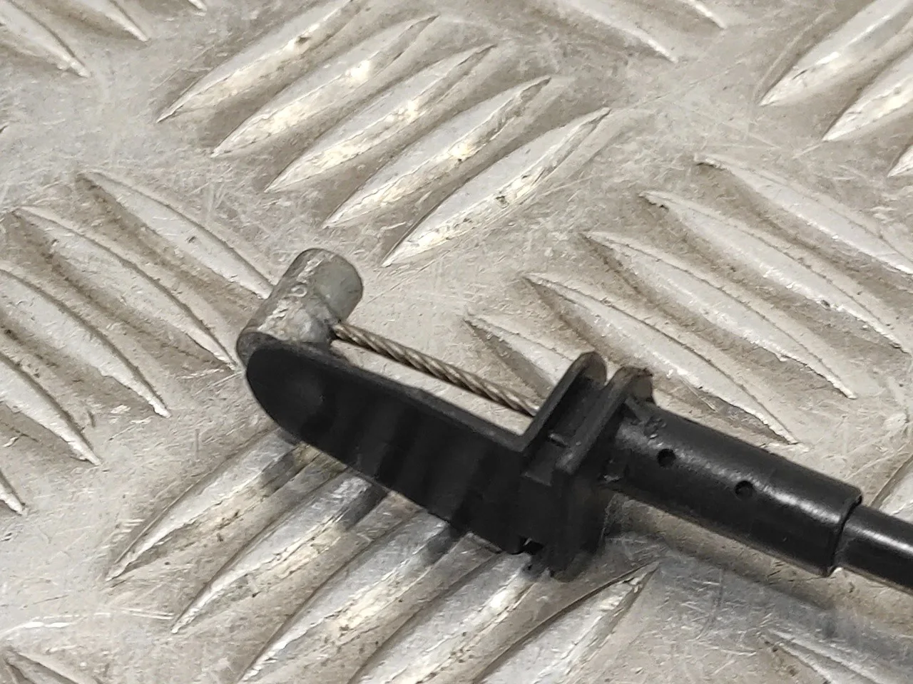 Cerradura Puerta Trasera Izquierda para Ford Focus Berlina (Cap)