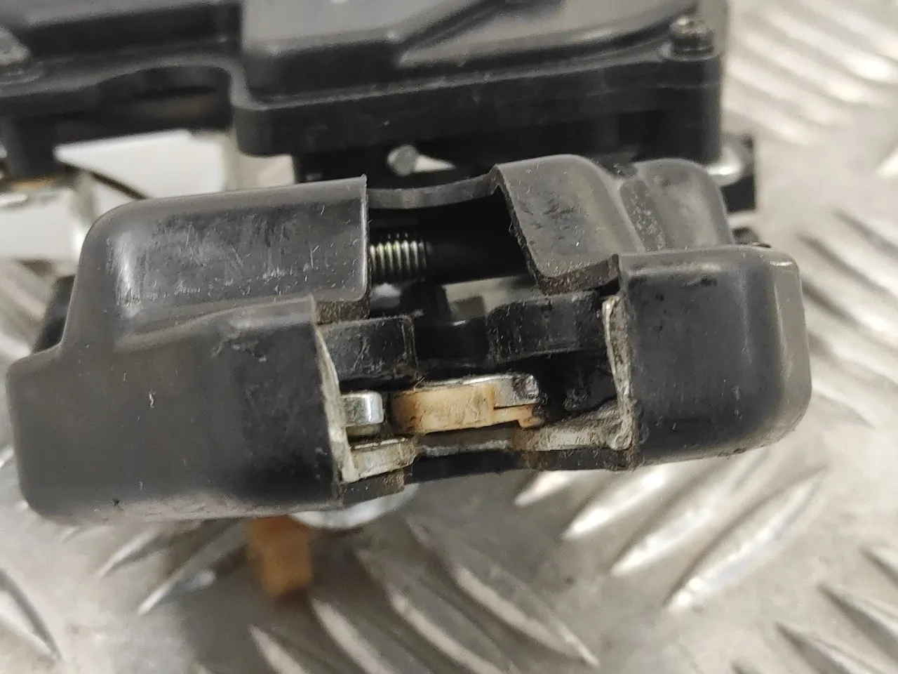Cerradura Maletero / Porton para Chevrolet Epica