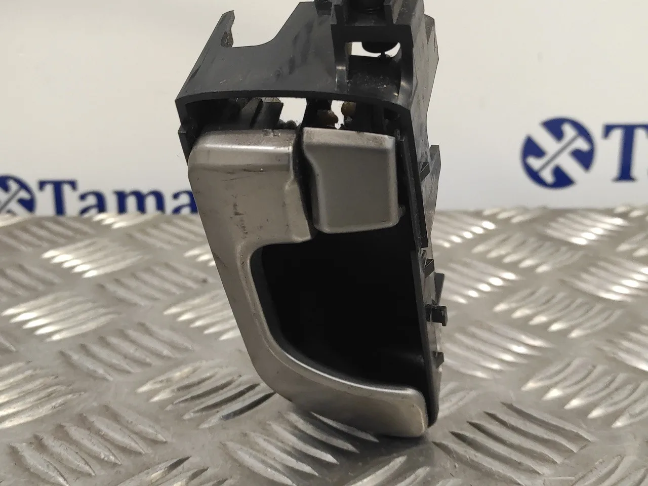Cerradura Puerta Delantera Izquierda para Mitsubishi Montero (V60/V70)