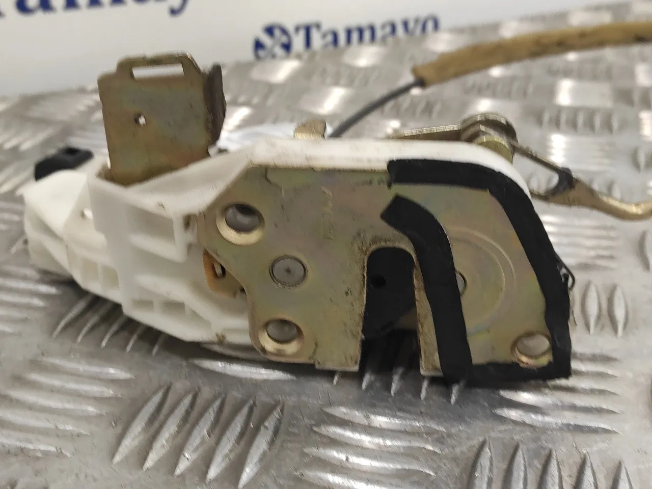 Cerradura Puerta Delantera Izquierda para Mitsubishi Montero (V60/V70)