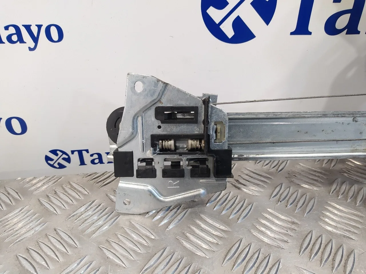 Elevalunas Delantero Derecho para Mitsubishi Montero (V60/V70)