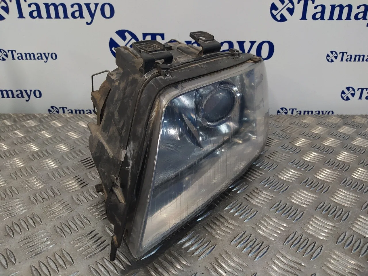 Faro Izquierdo para Audi A6 Berlina (4B2)