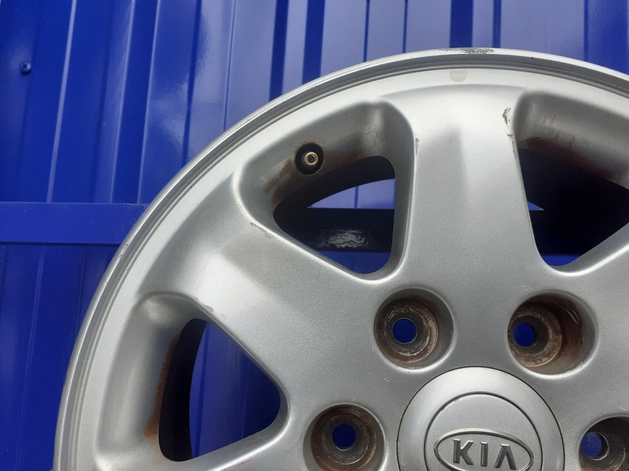Llanta para Kia Carnival