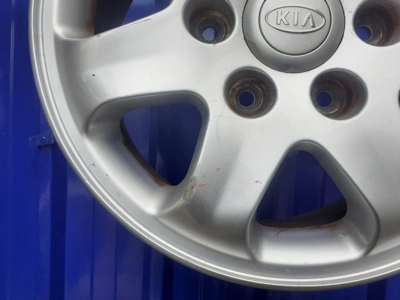 Llanta para Kia Carnival