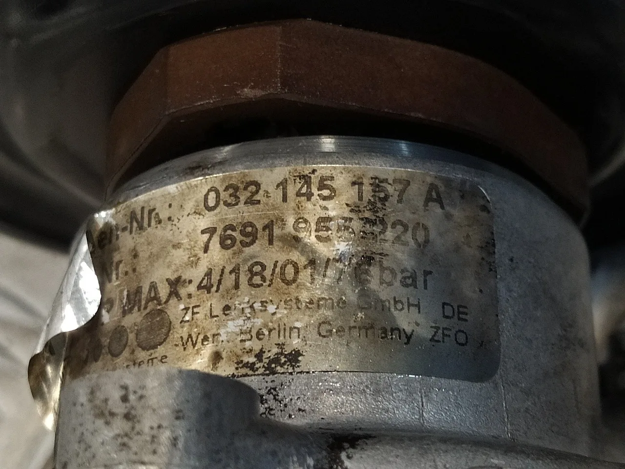 Bomba Direccion para Volkswagen Polo Berlina (6N2)