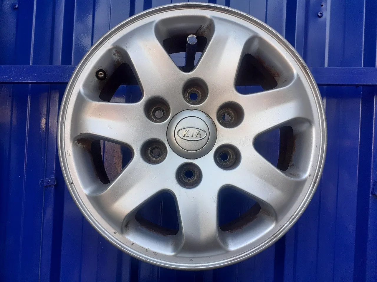 Llanta para Kia Carnival