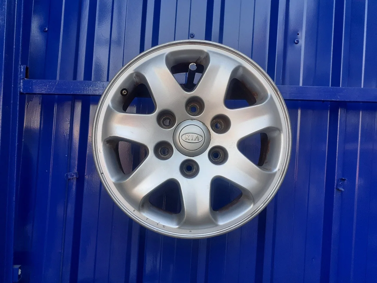 Llanta para Kia Carnival