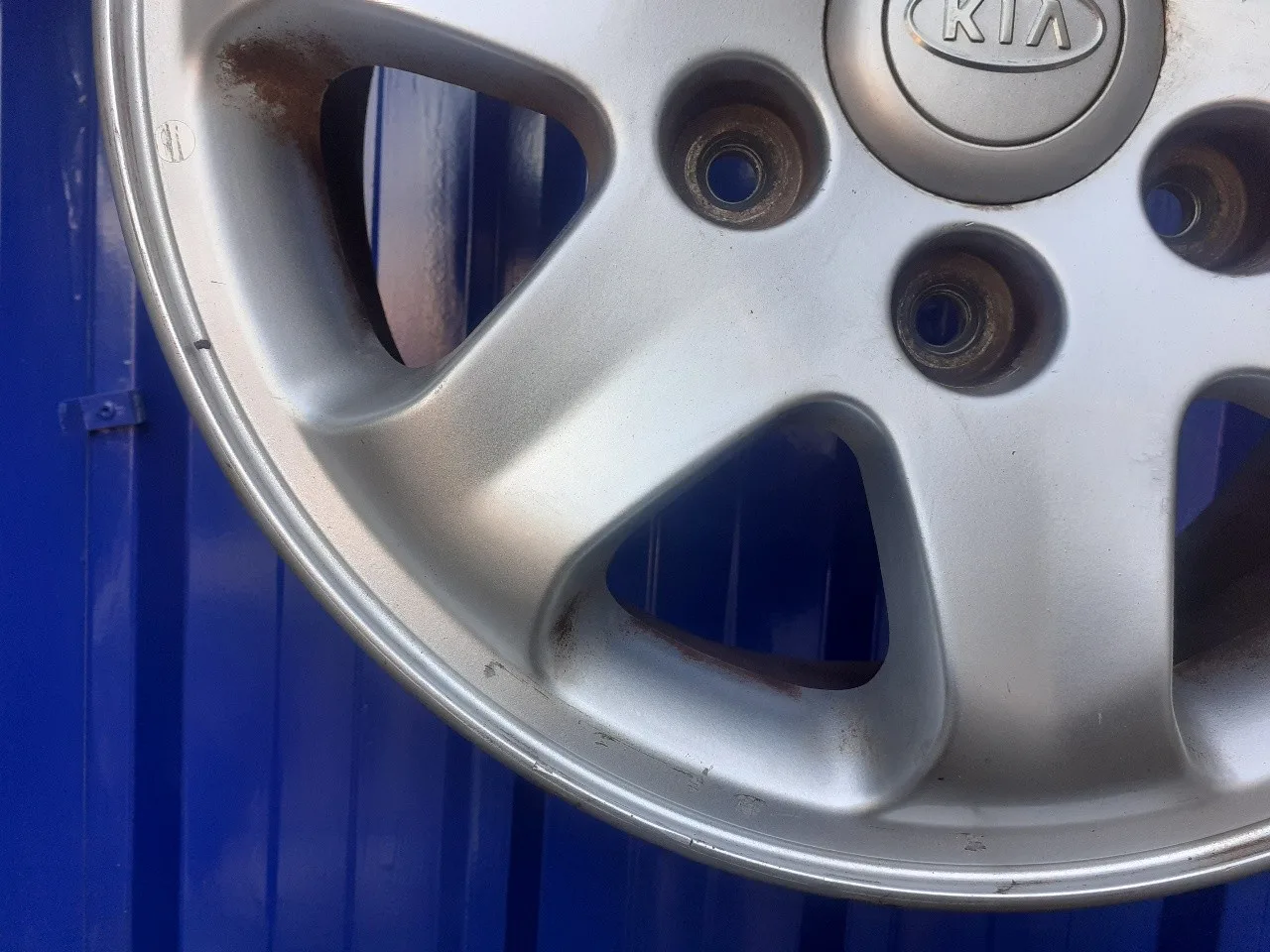 Llanta para Kia Carnival