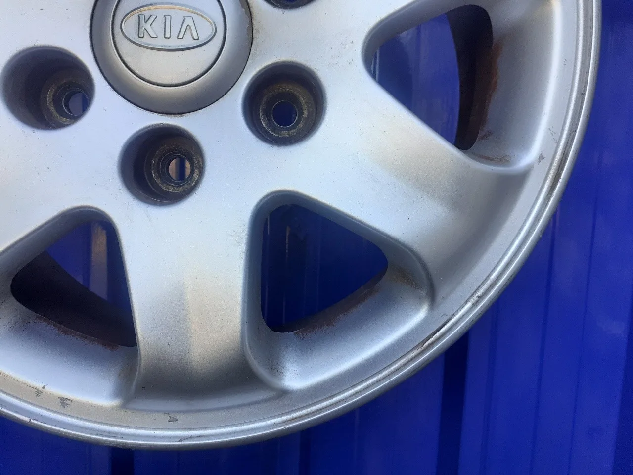 Llanta para Kia Carnival