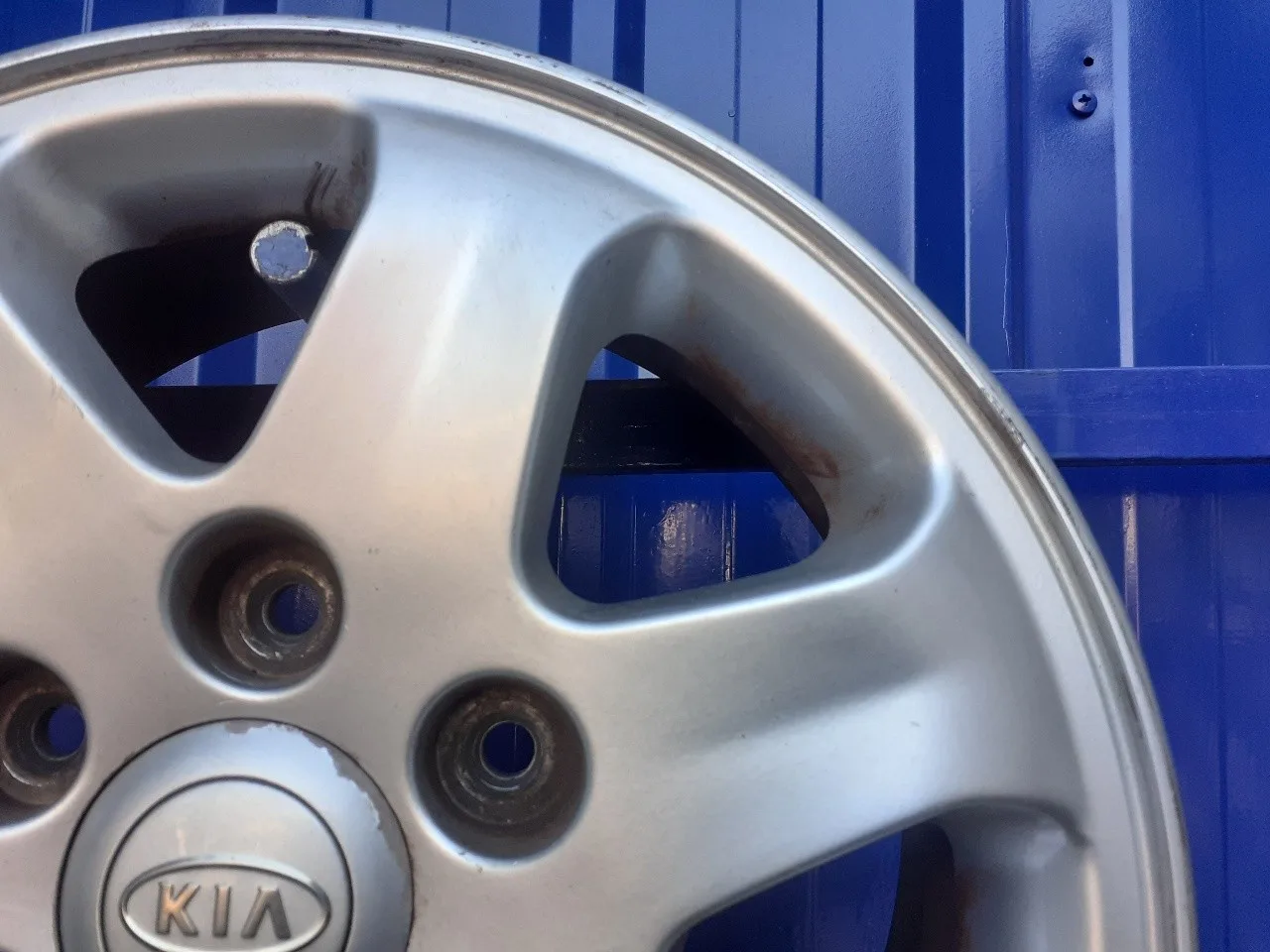 Llanta para Kia Carnival