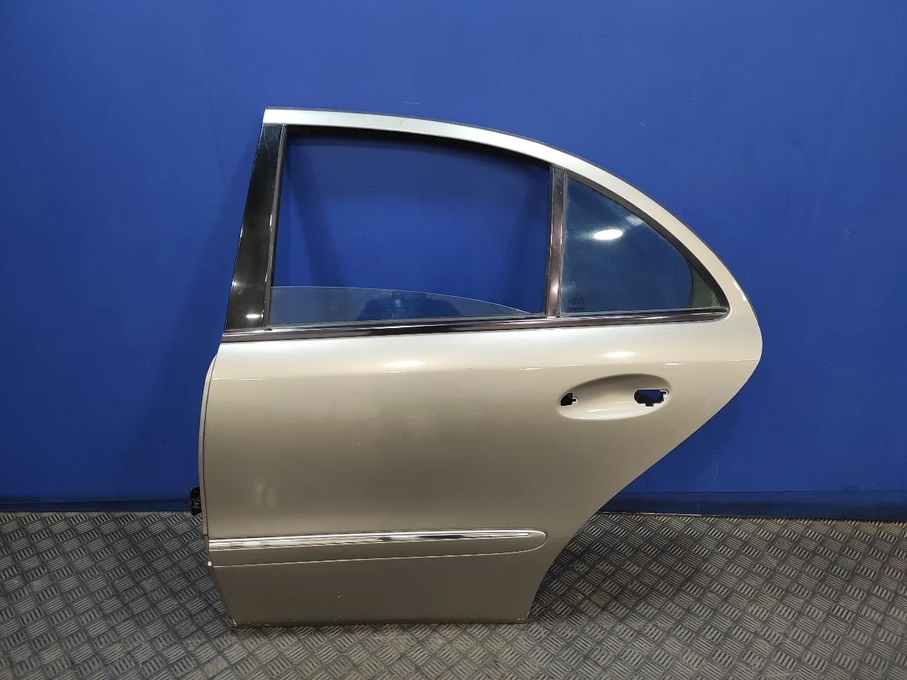 Puerta Trasera Izquierda para Mercedes-Benz Clase E (W211) Berlina