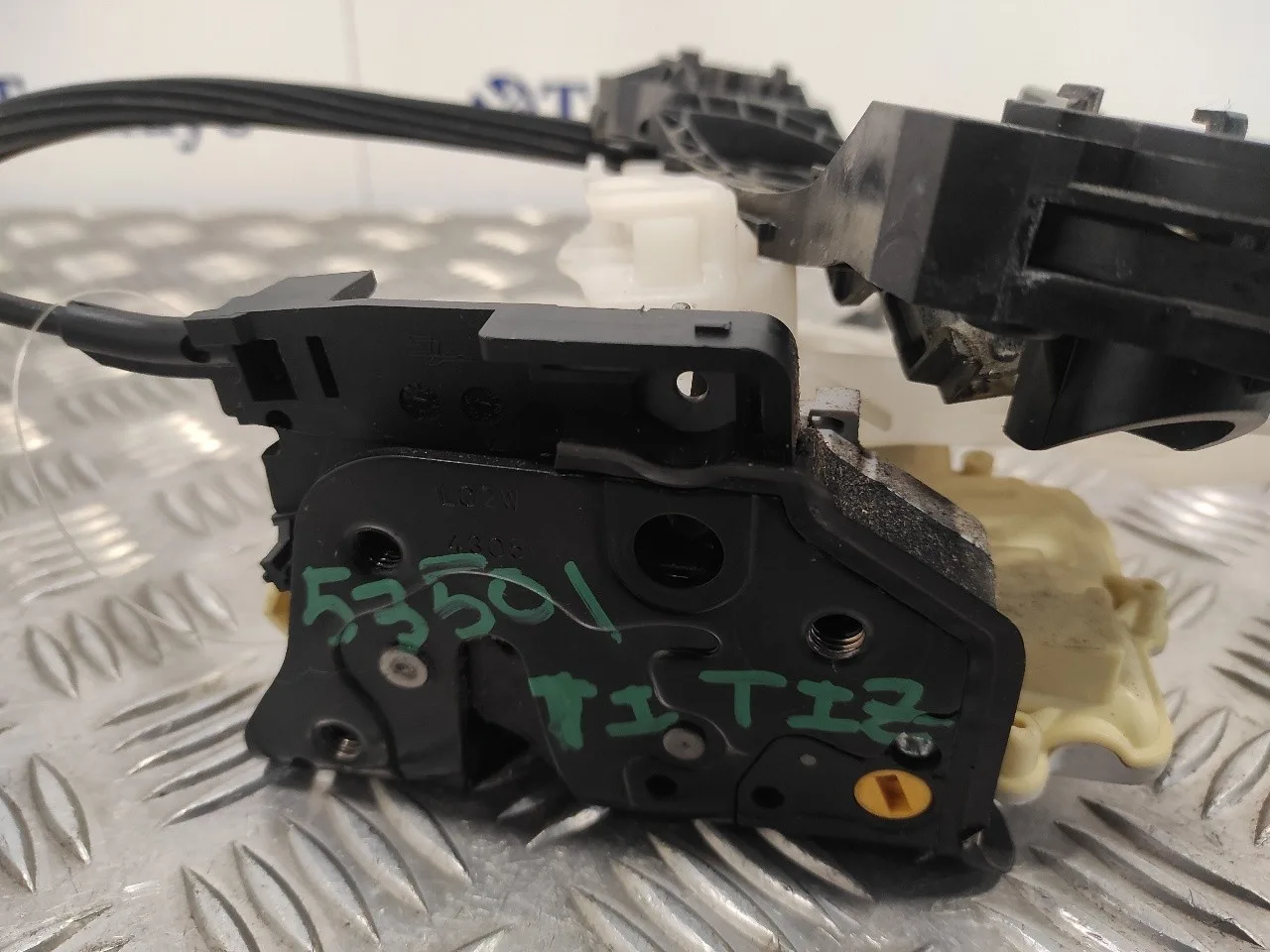 Cerradura Puerta Trasera Izquierda para Volkswagen Passat Berlina (3C2)